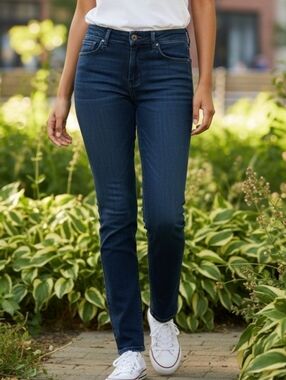 GAP Women's Dark Indigo Classic Straight Fit Jeans Size 8/29